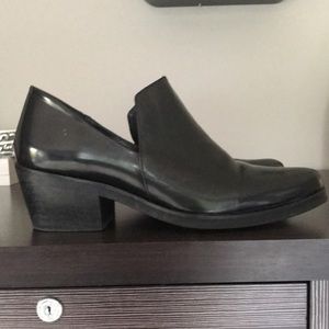 Intentionally Blank  -Meds- Heeled Loafer